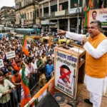 খিদিরপুরের জনসভায় দাঁড়িয়ে রাজ্যের মন্ত্রী ফিরহাদ হাকিমের বিরুদ্ধে প্রবল সুর চড়ালেন বিরোধী দলনেতা